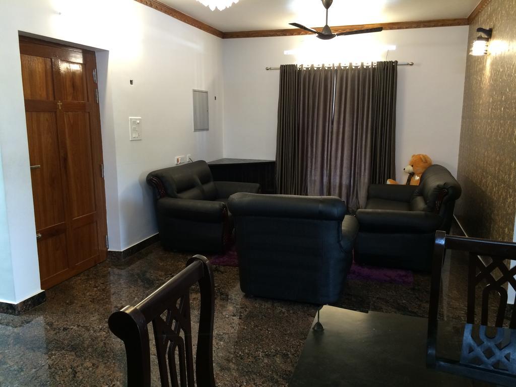 Beersheba Three Bed Room A/C Apartments Тривандрум Экстерьер фото