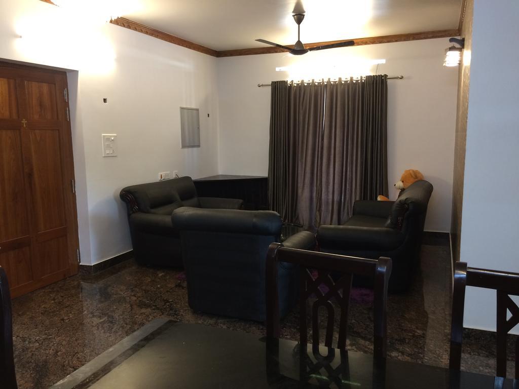 Beersheba Three Bed Room A/C Apartments Тривандрум Экстерьер фото
