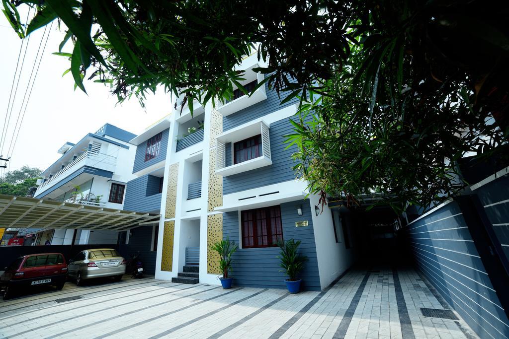 Beersheba Three Bed Room A/C Apartments Тривандрум Экстерьер фото