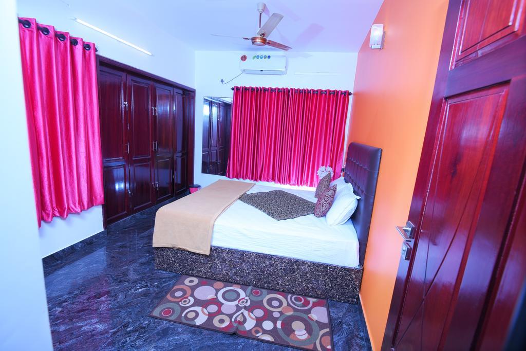 Beersheba Three Bed Room A/C Apartments Тривандрум Экстерьер фото