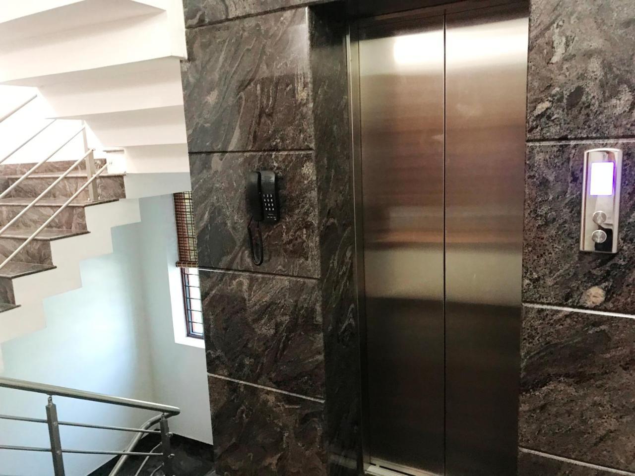 Beersheba Three Bed Room A/C Apartments Тривандрум Экстерьер фото