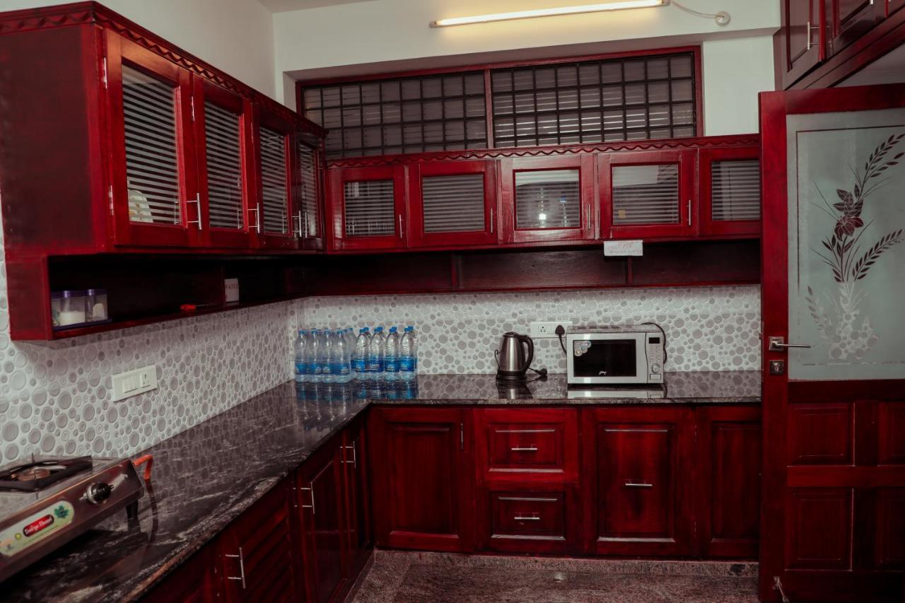 Beersheba Three Bed Room A/C Apartments Тривандрум Экстерьер фото